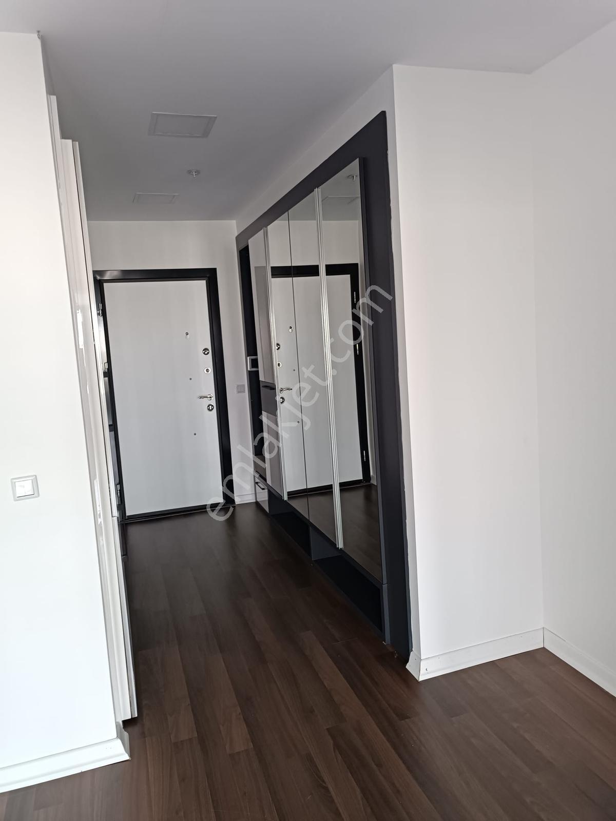 Newcıty Emlaktan Çarşı Rezidansta Kiralık 1+1 Ara Kat Daire - Görsel 4