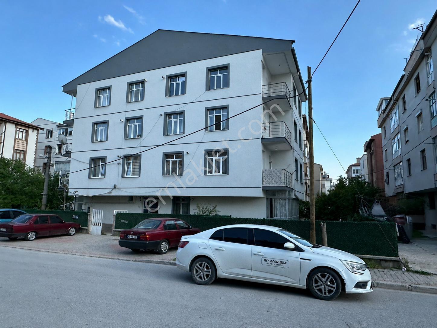 ''sakarya Mahallesi Merkezi Konum'da 3+1 Daire''