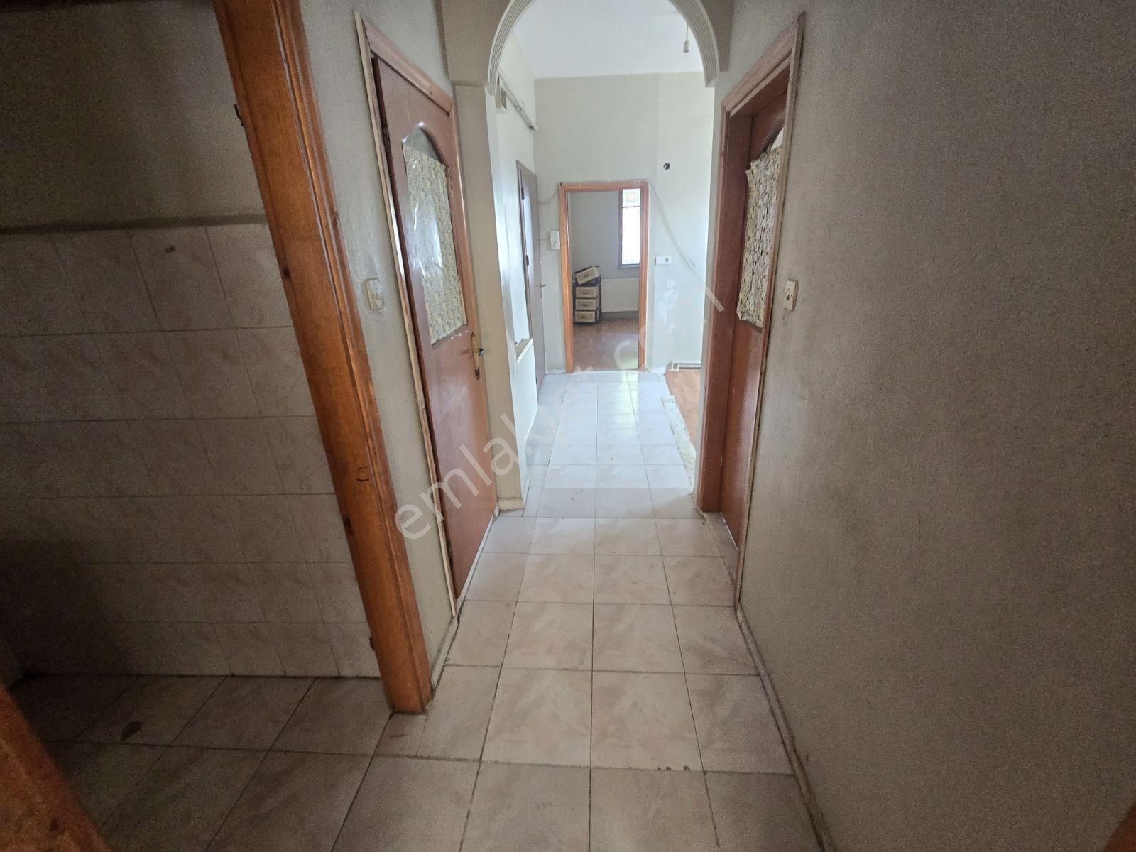 Mimar Emlak'tan Atatürk Mah. Kiralık 1+1 Yüksek Giriş - Görsel 3