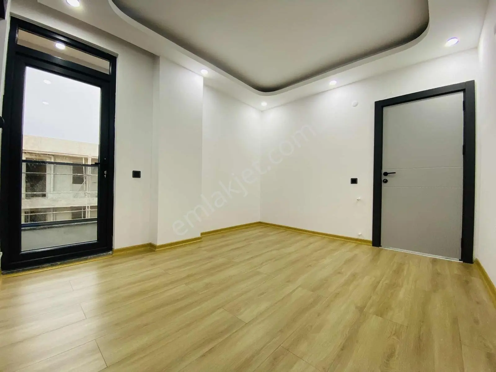Varsak Karşıyaka Mah. 2+1 Ayrı Mutfaklı Asansörlü Sıfır Daire - Görsel 3