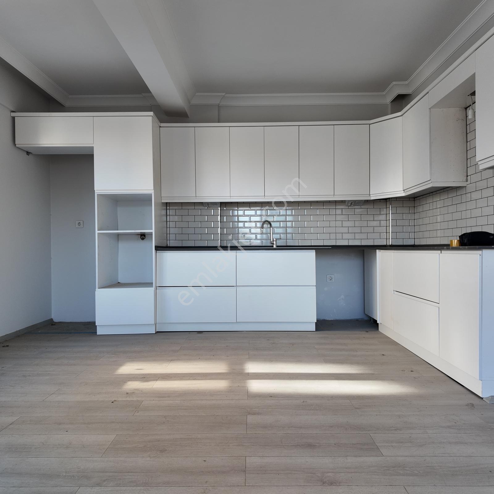 Atatürk Prestij Caddesine Komşu 90 M2 Sıfır 2+1 Daire - Görsel 3