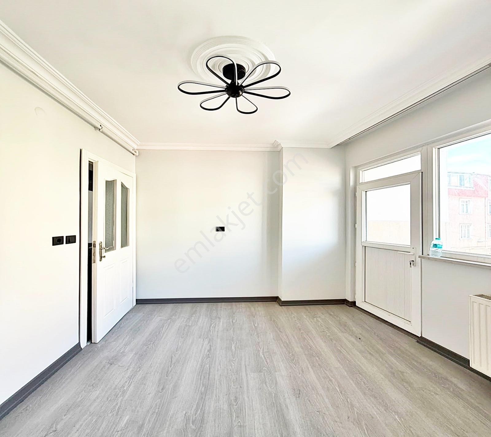 Esenyurt Kıraç Osmangazi Mah. Papatya Caddesinde 2.kat 3.050.000 - Görsel 4