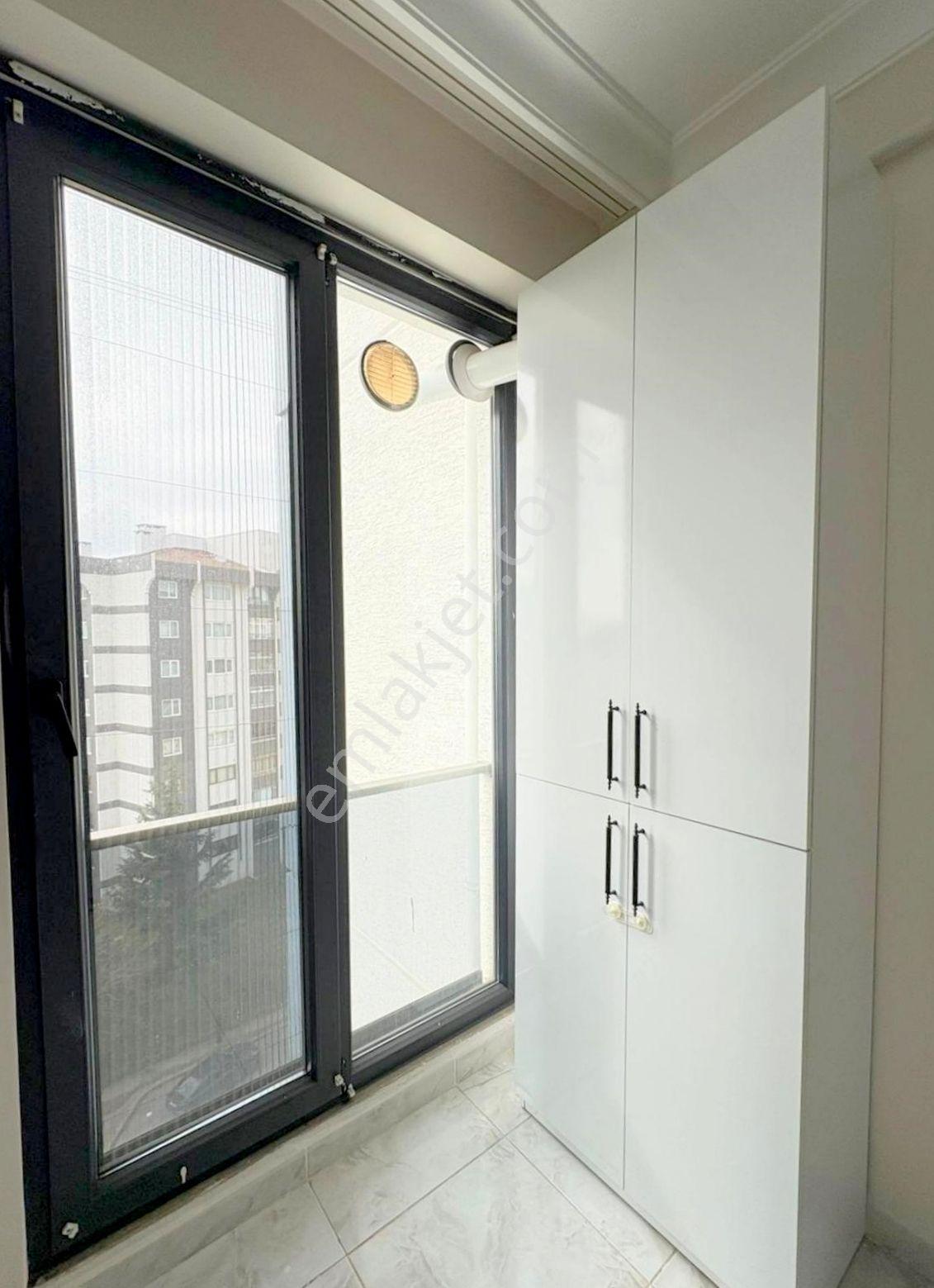 Mertcan'dan Havuzlu Güvenlikli Lüks Sitede Ara Kat 2+1 Daire - Görsel 6
