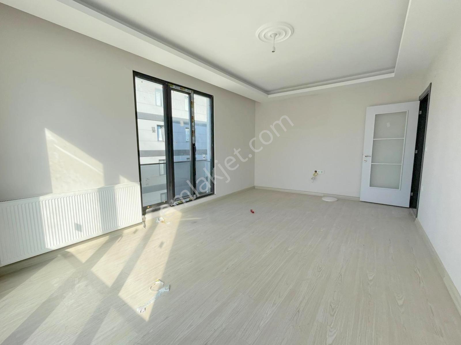 Mertcan'dan Havuzlu Güvenlikli Lüks Sitede Ara Kat 2+1 Daire - Görsel 3