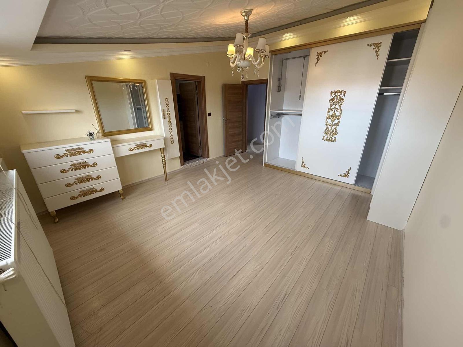 Karasu Merkezde 190 M2 4+1 Dublex - Görsel 35
