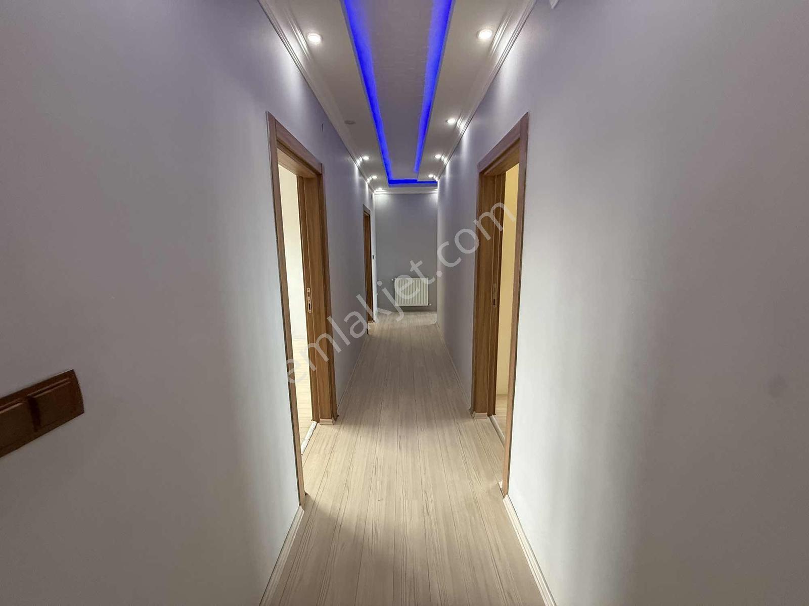 Karasu Merkezde 190 M2 4+1 Dublex - Görsel 29