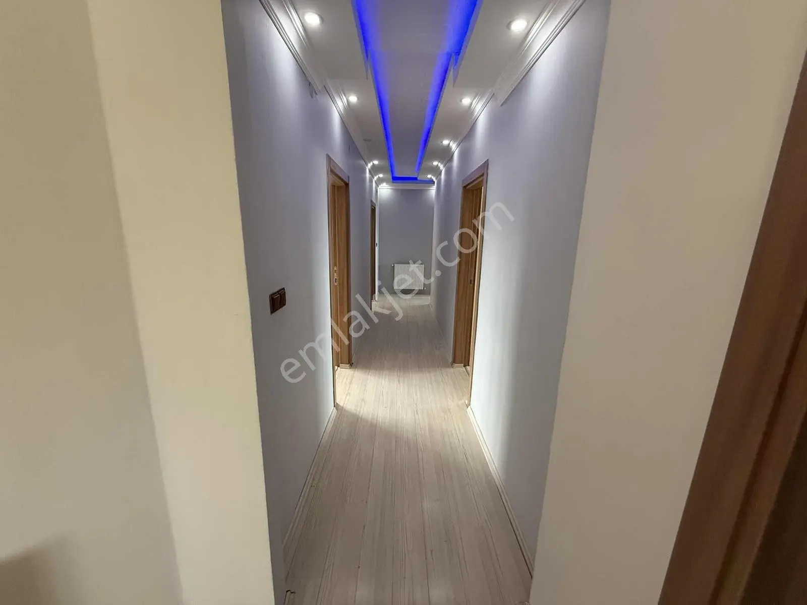 Karasu Merkezde 190 M2 4+1 Dublex - Görsel 8