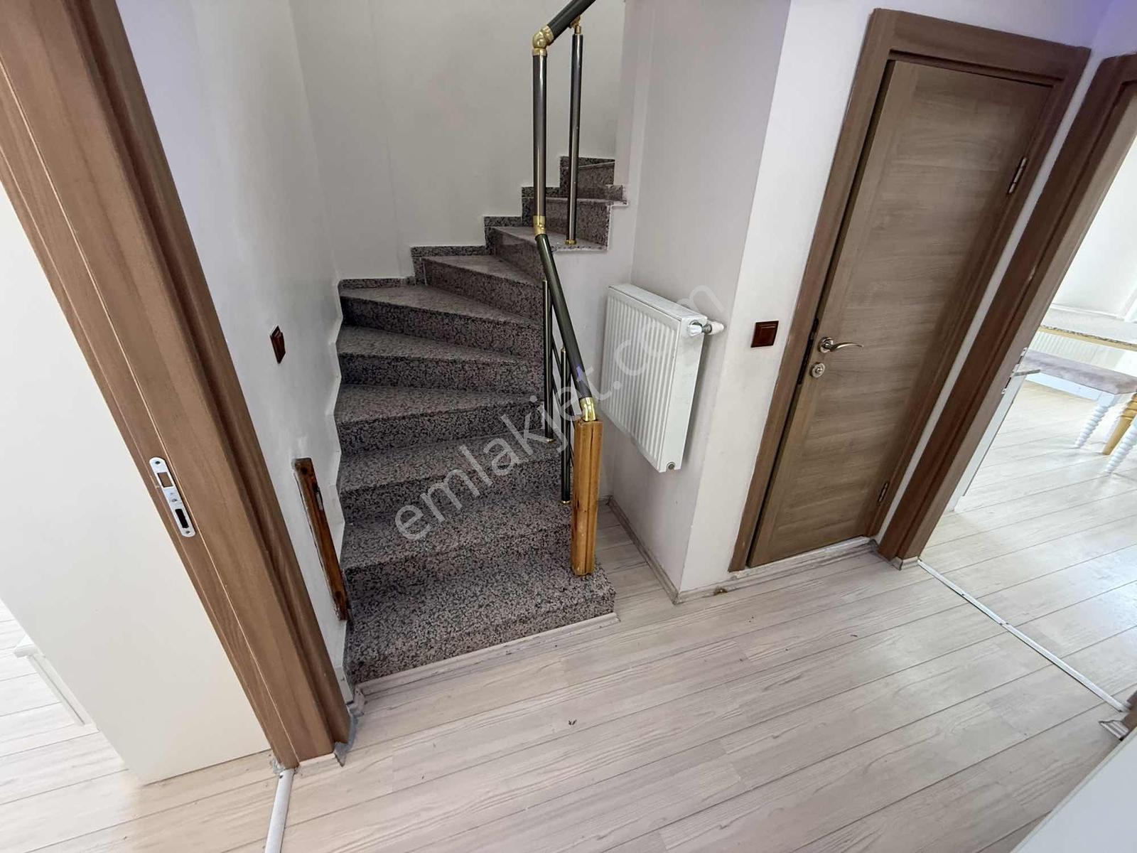 Karasu Merkezde 190 M2 4+1 Dublex - Görsel 28