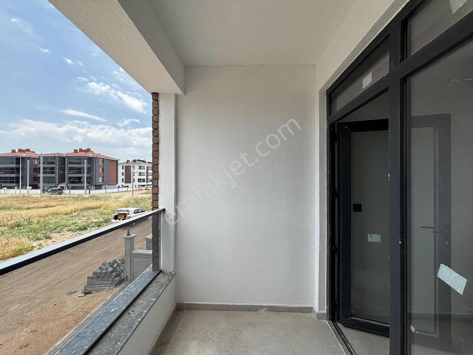 Şehir Hastanesi Tranvay Durağı Yanı Sıfır 2+1 Kiralık Daire - Görsel 11