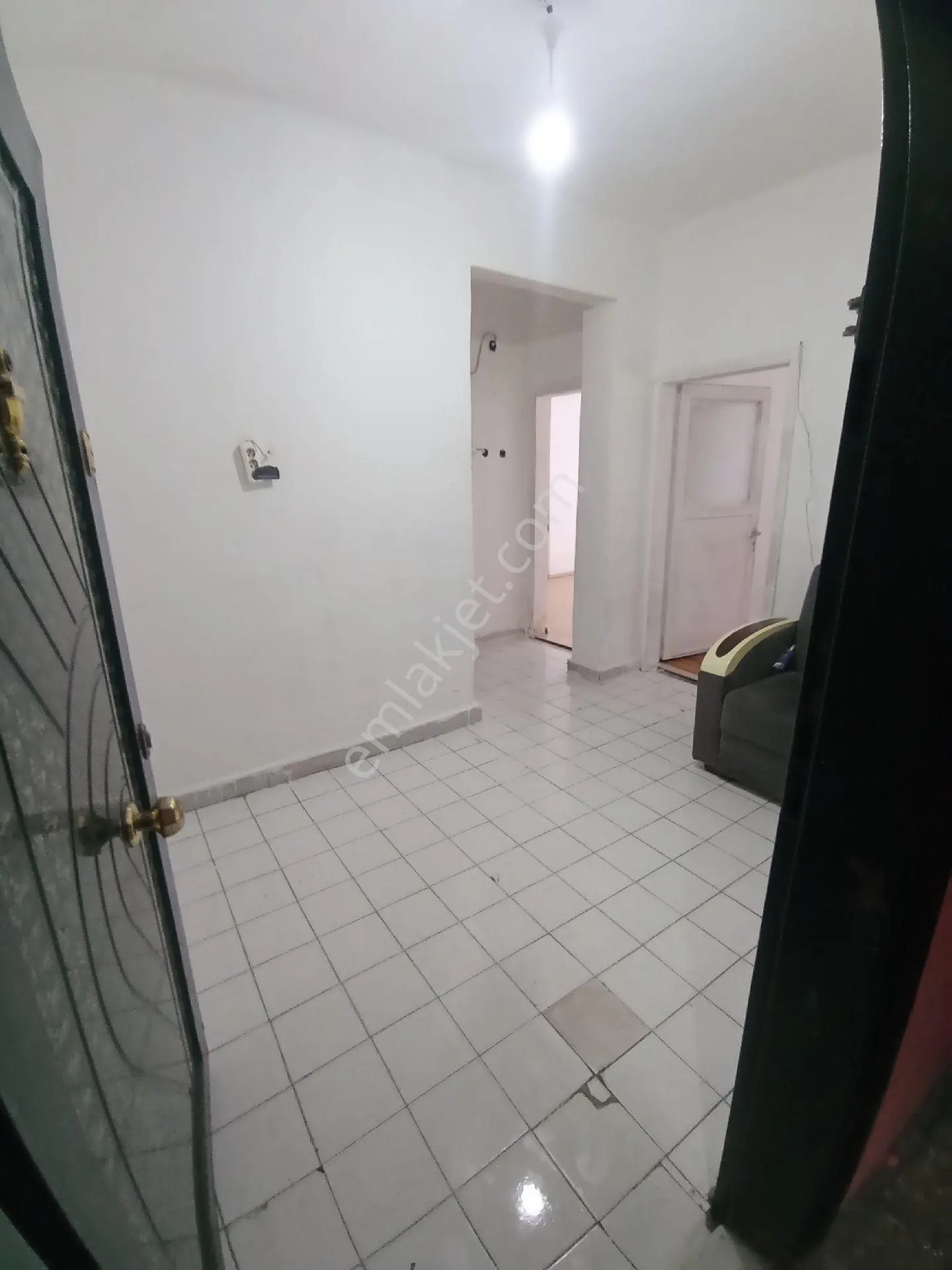 Sahibinden Medipol Mega Hastanesi Sokağında Metroya Yakın 1+1 Kiralık - Görsel 2
