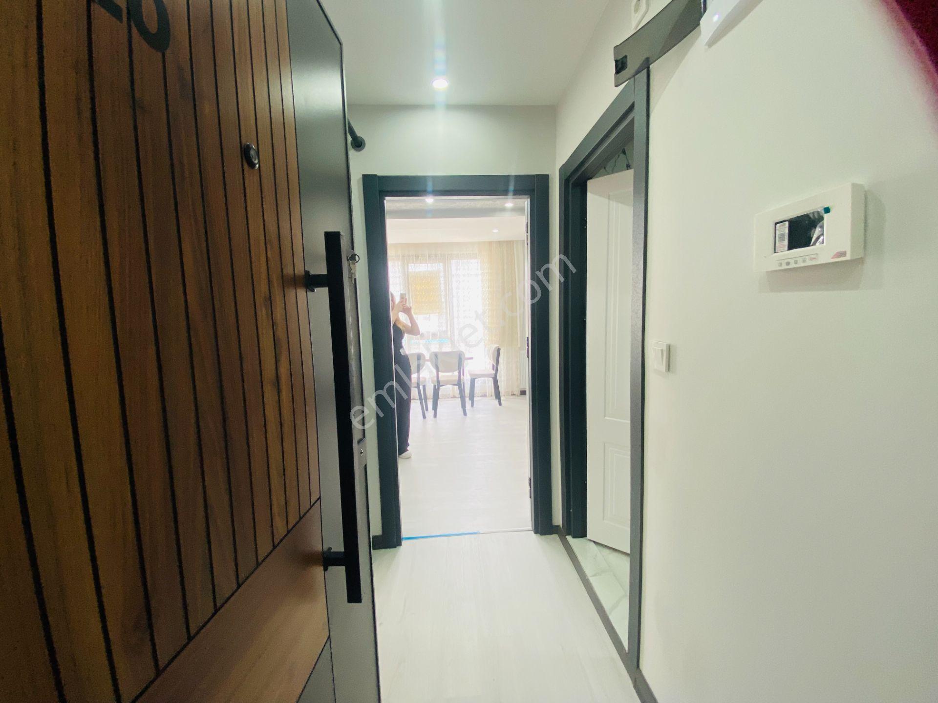 Güven'den Hastane Bölgesinde Full Eşyalı Ön Cephe Kiralık 1+1 Ev - Görsel 21