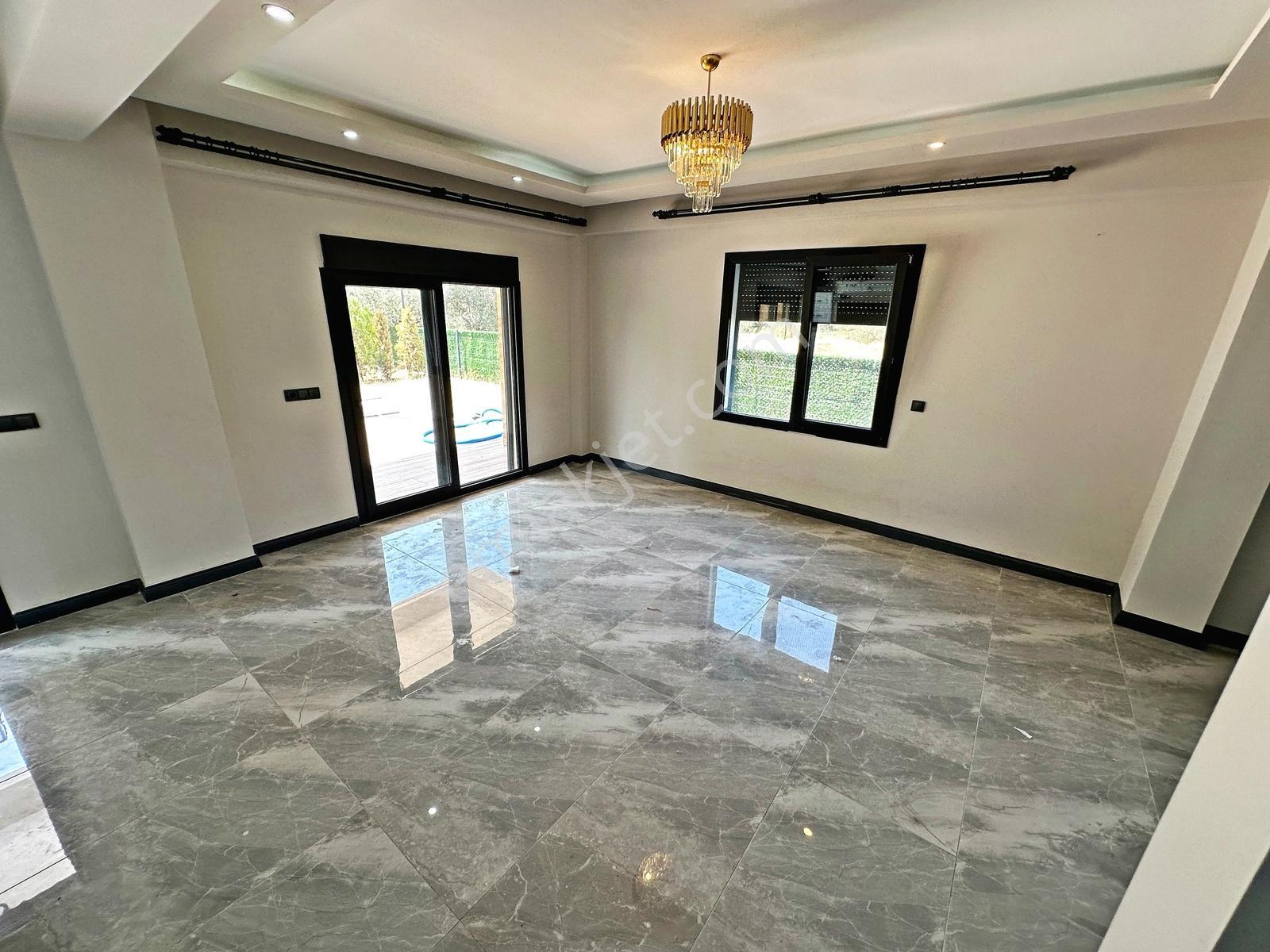 Yetkili Ayanoğlundan Gürede 5+1 Müstakil Havuzlu Kiralık Villa - Görsel 27