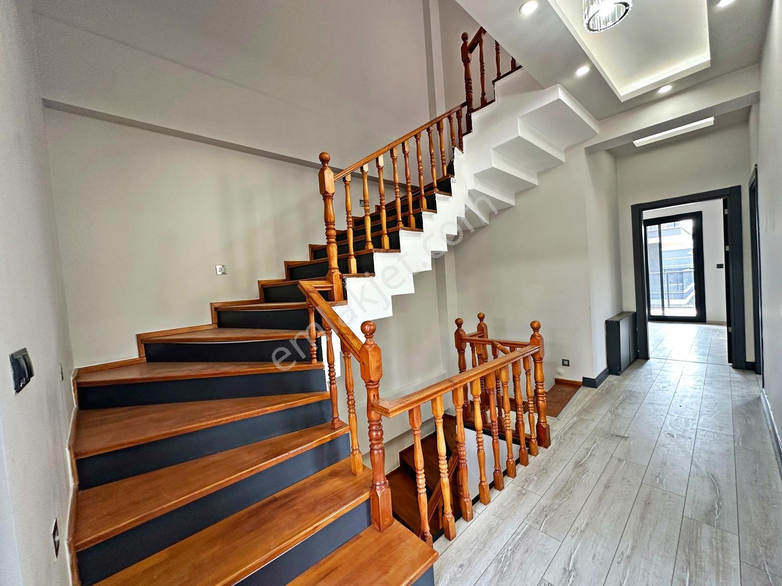Yetkili Ayanoğlundan Gürede 5+1 Müstakil Havuzlu Kiralık Villa - Görsel 15
