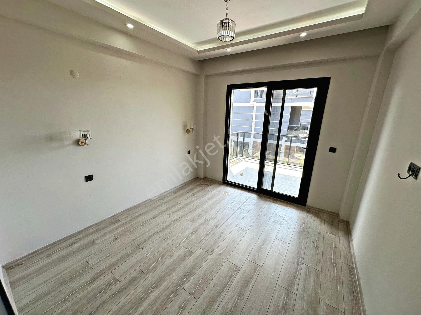 Yetkili Ayanoğlundan Gürede 5+1 Müstakil Havuzlu Kiralık Villa - Görsel 16
