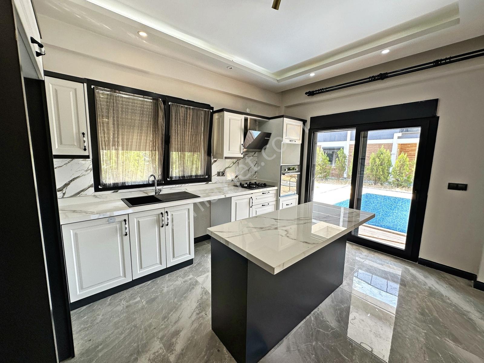 Yetkili Ayanoğlundan Gürede 5+1 Müstakil Havuzlu Kiralık Villa - Görsel 28