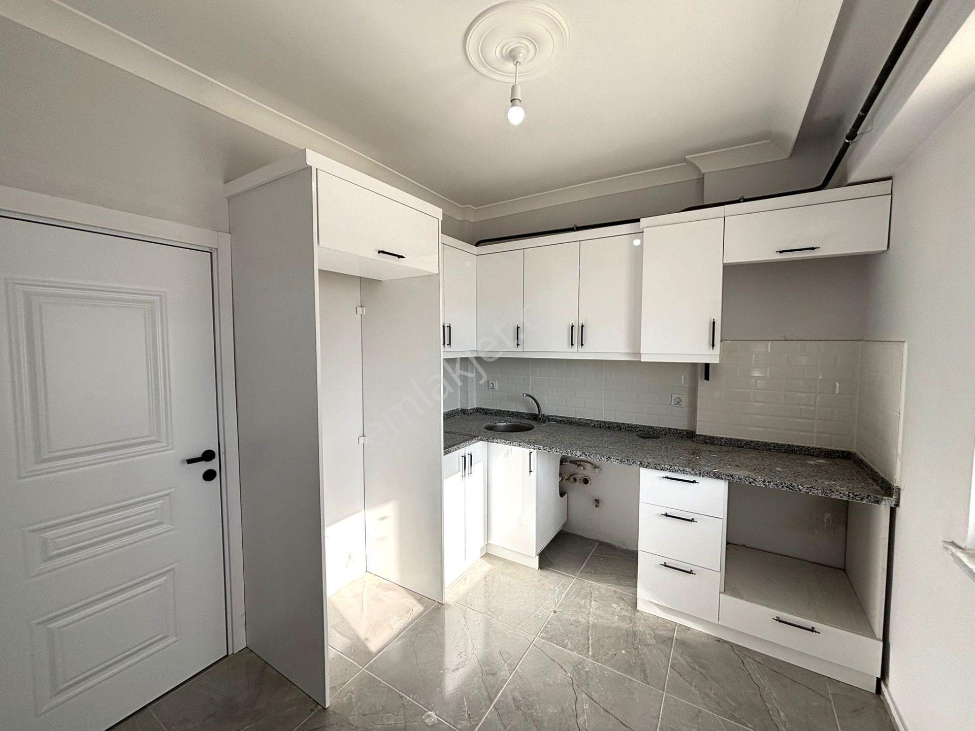 **eryıldız Gayrimenkul'den**site İçinde Kiralık Balkonlu Lüx 2+1 - Görsel 16