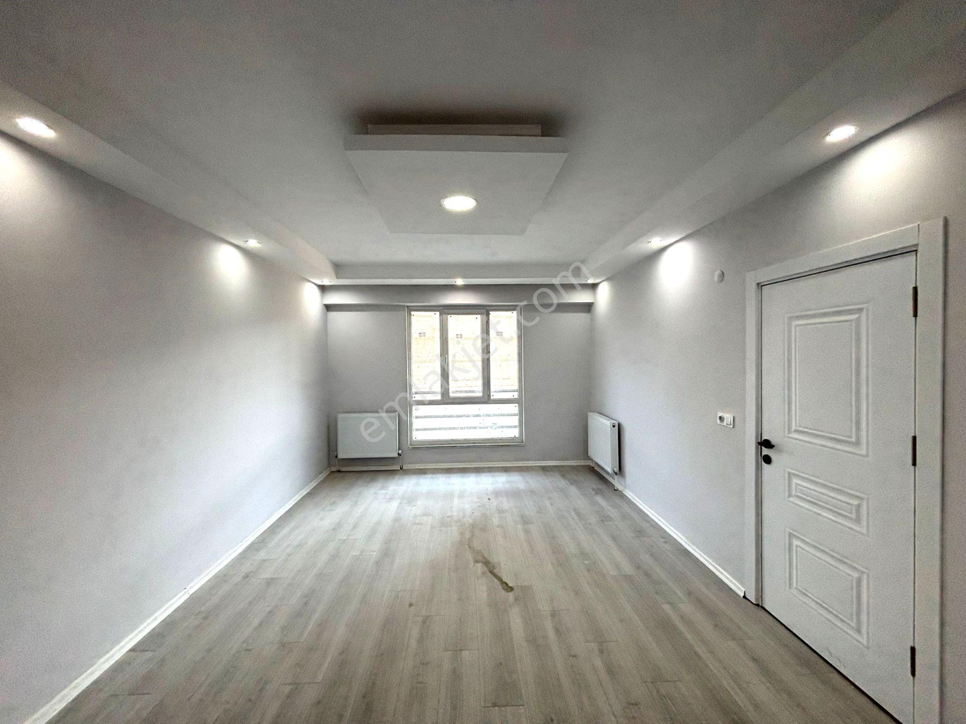 **eryıldız Gayrimenkul'den**site İçinde Kiralık Balkonlu Lüx 2+1 - Görsel 4