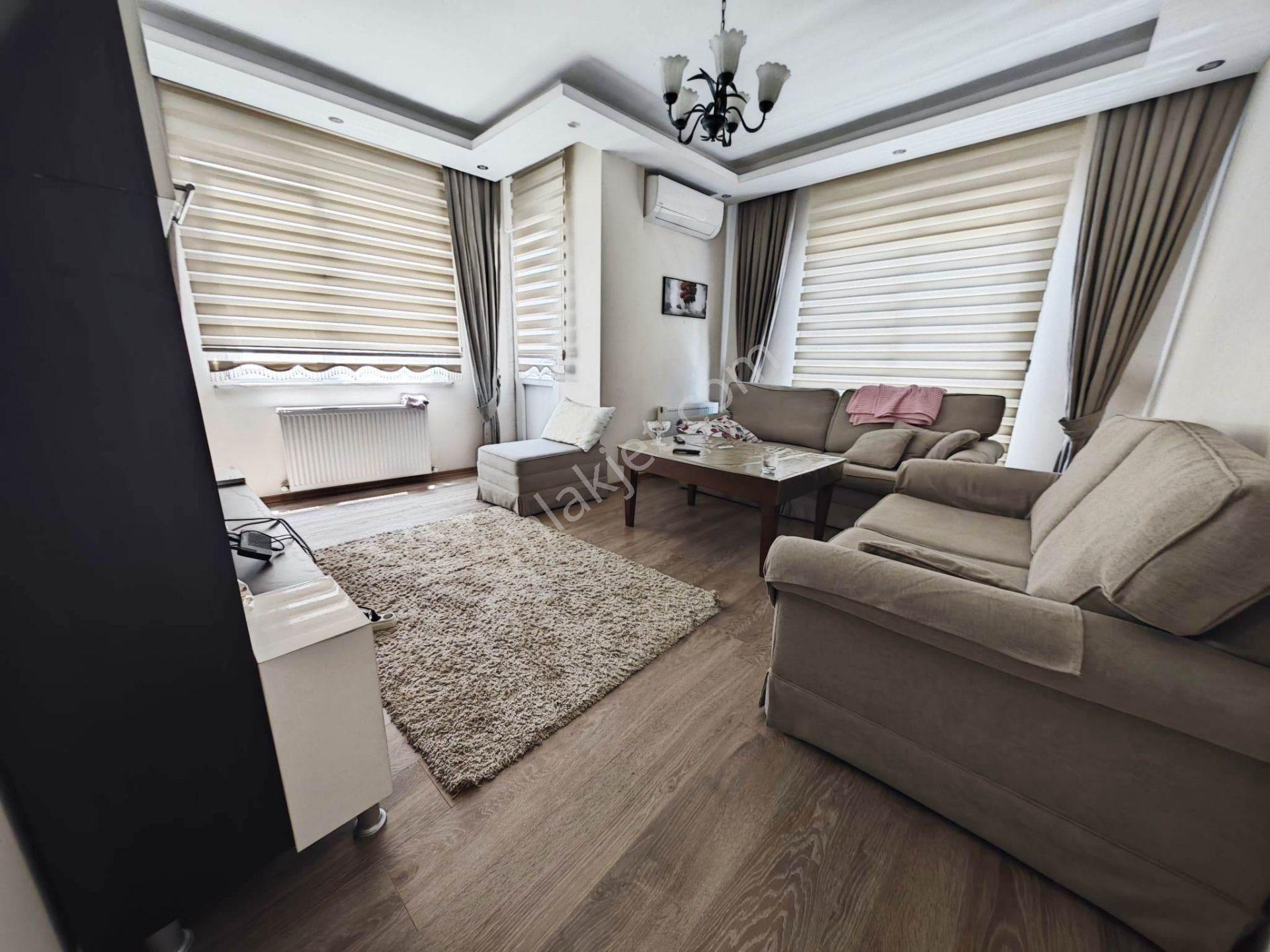 Pazar Pazarı Okul Yolunda 2+1 Üçüncü Kat Full Eşyalı Üçüncü Kat - Görsel 3