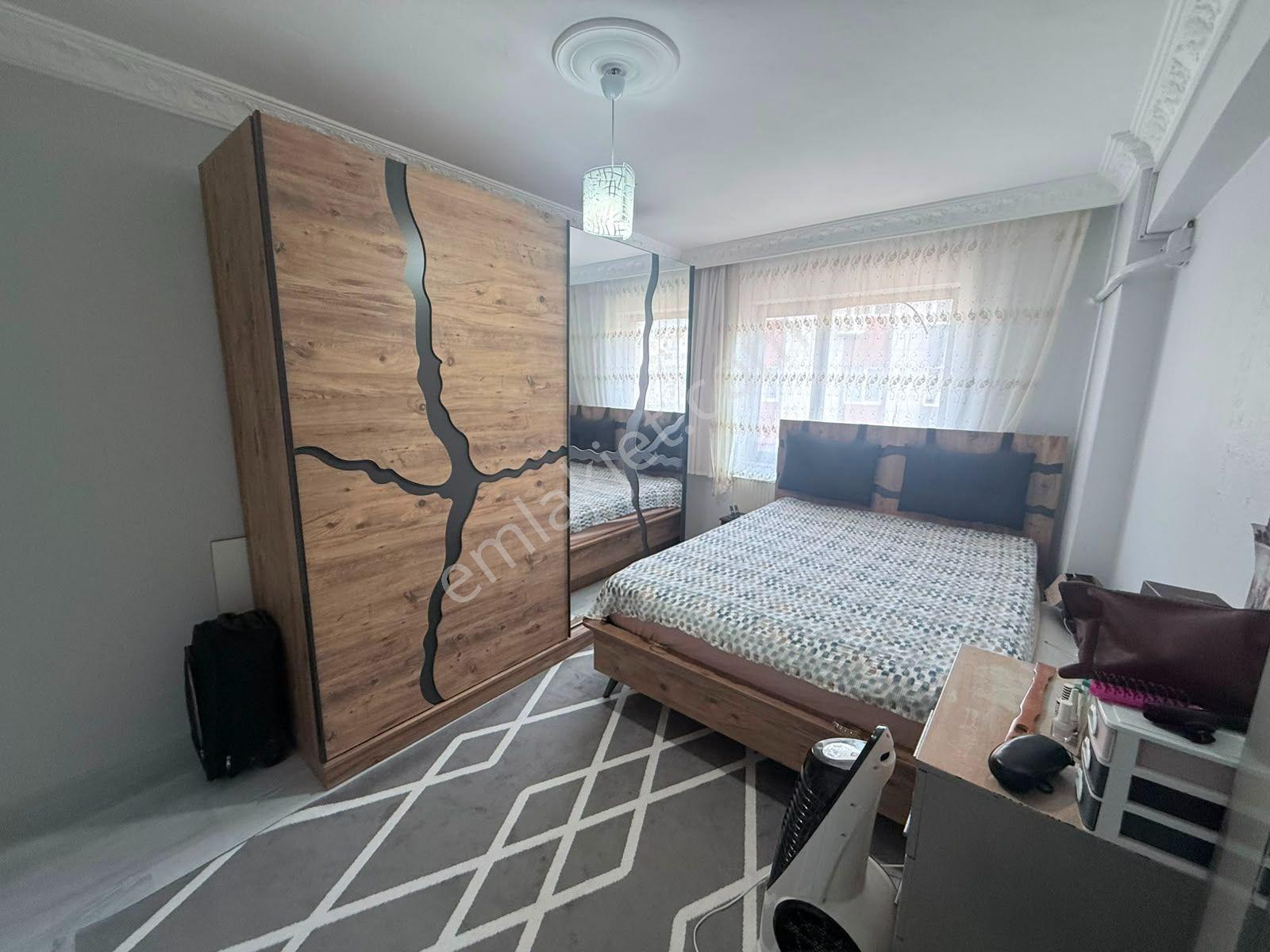 Yarhasanlar Mahallesidaire 3+1 130 M2 5 Katınının 4 Katı Açık Mutfak Özelikli Petek Kombili Balko - Görsel 13