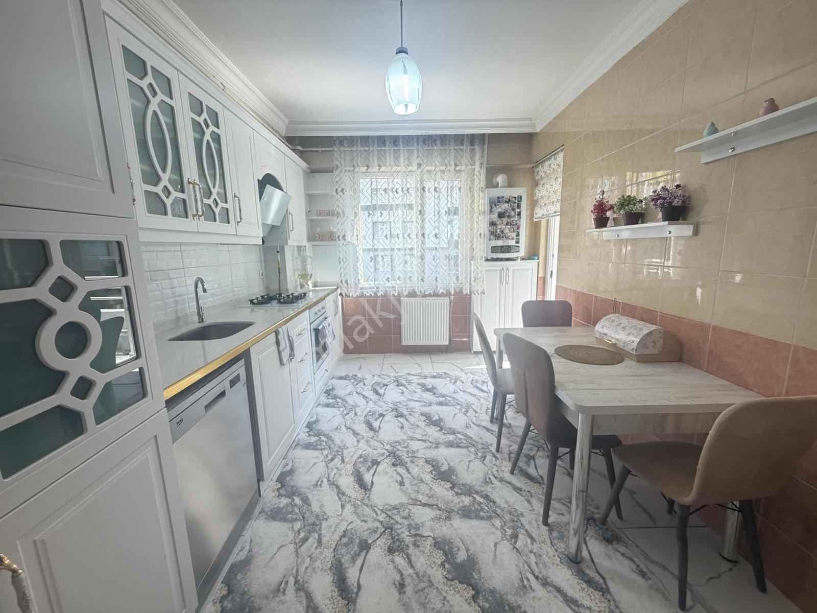 Rota'dan Diclekent Salı Pazarı Sokağı 3+1 Acil Satılık Daire - Görsel 16