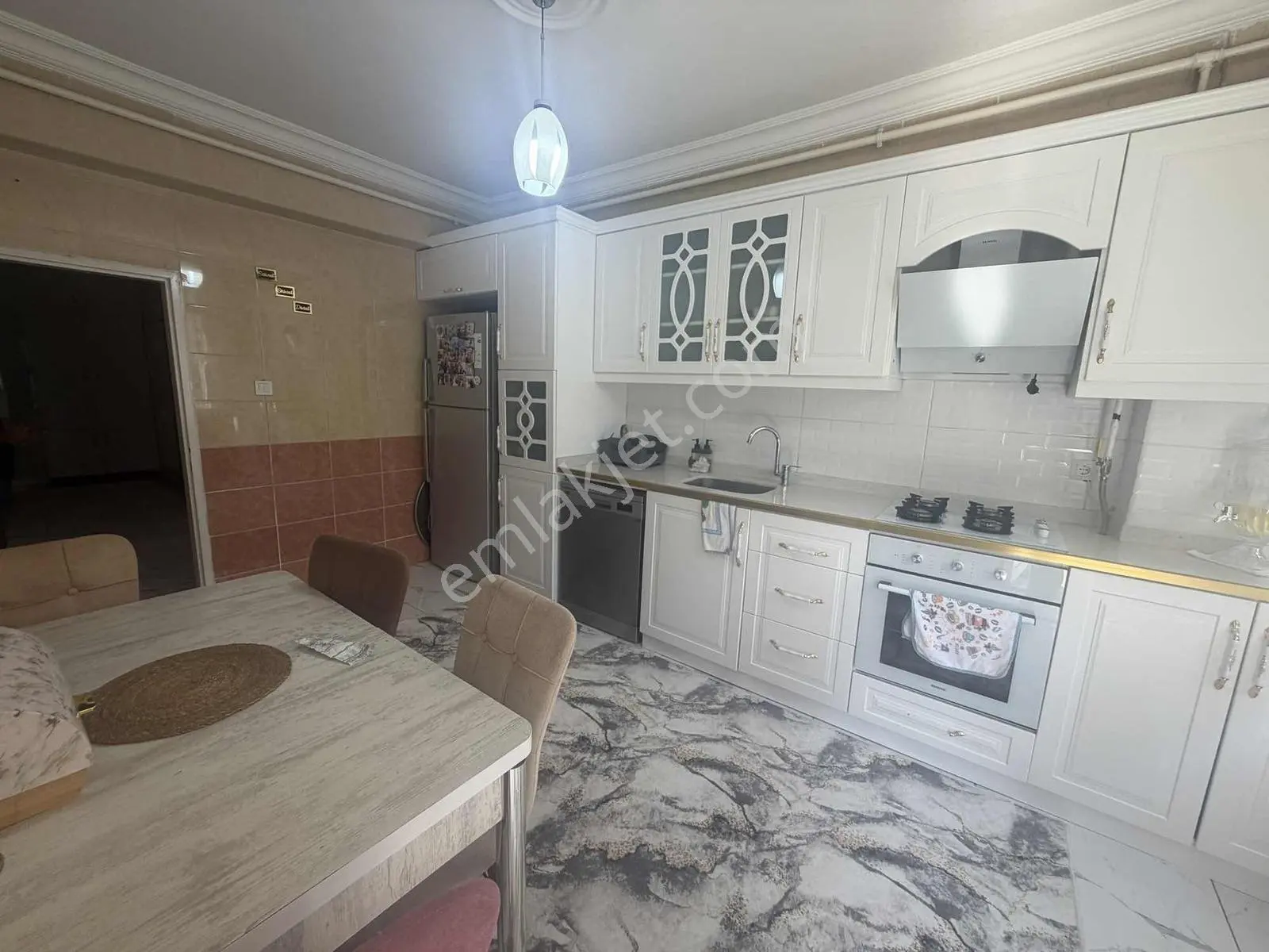 Rota'dan Diclekent Salı Pazarı Sokağı 3+1 Acil Satılık Daire