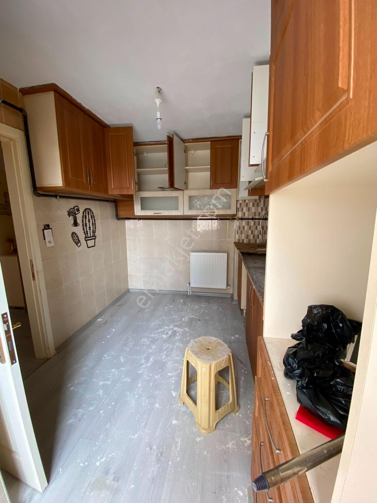 Adakale Mahallesi Kiralık 2+1 90m2 5 Katlının 5 Katı Fuıı Özelikli Kapalı Mutfak Balkonlu - Görsel 2