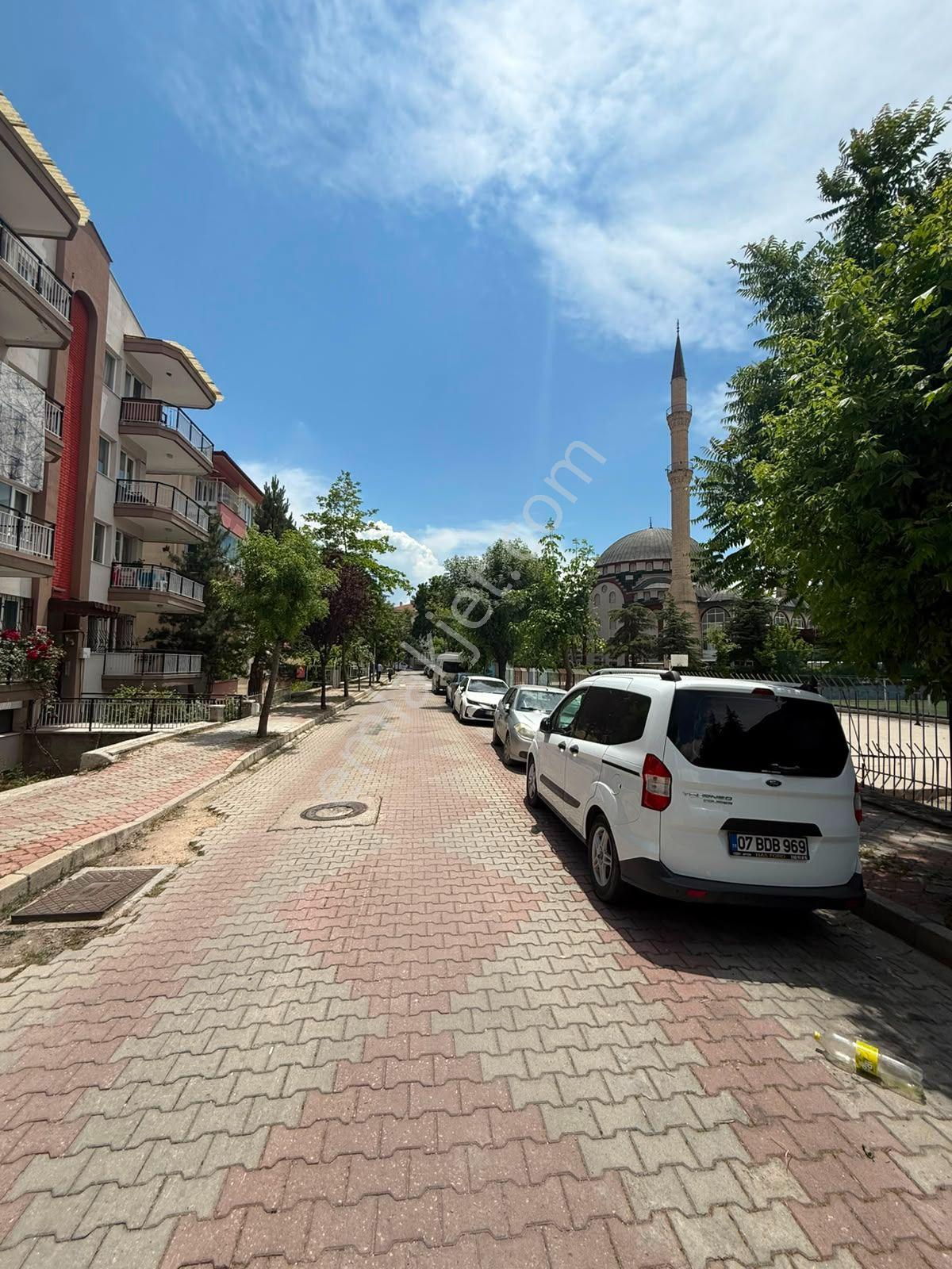 Afyonkarahisar Cumhuriyet Mah. 3+1 Uygun Fiyatlı Satılık Daire!! - Görsel 3