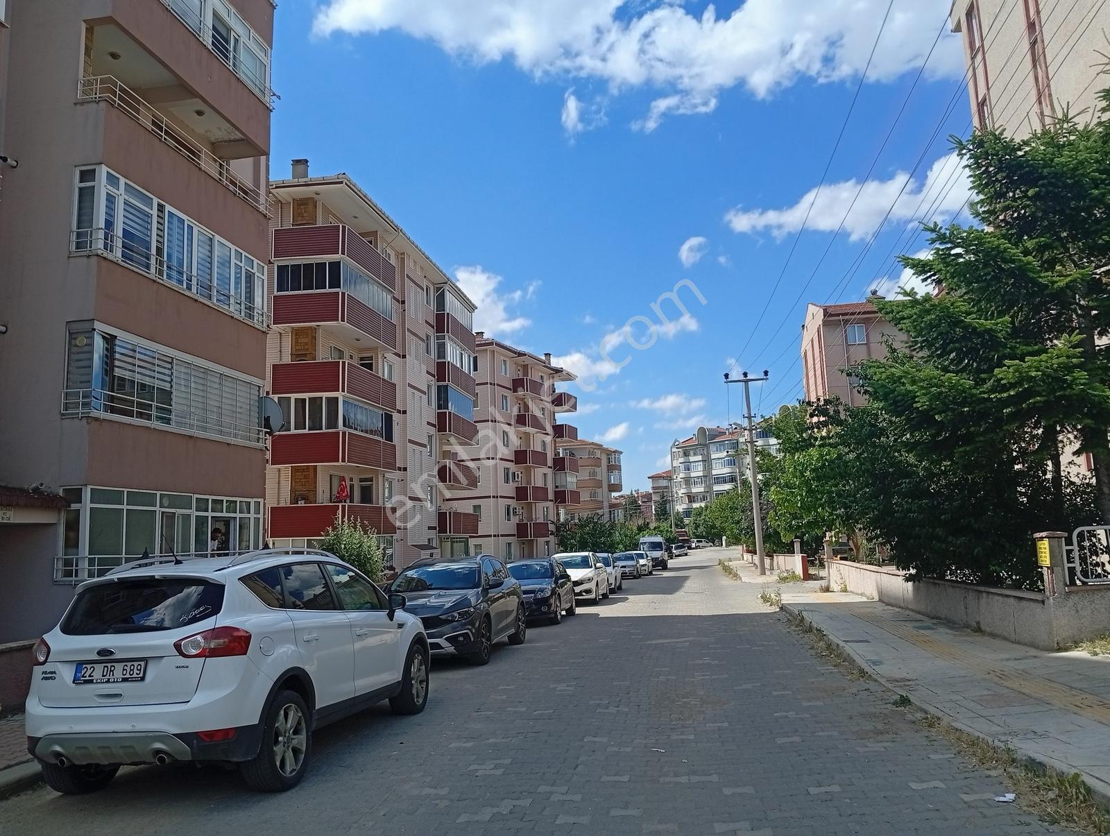 Edirne Fatih Mah De Kiralık Geniş 3+1 Daire - Görsel 31