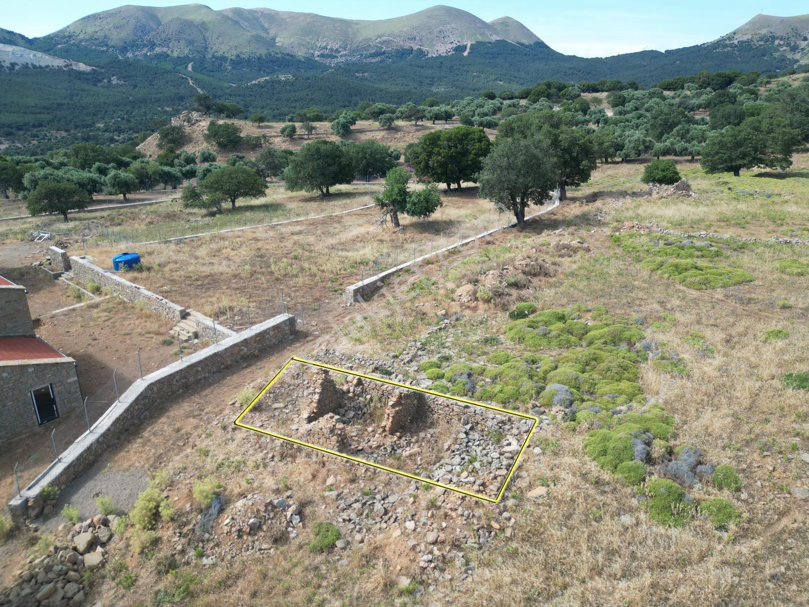 İmroz Emlak'tan Sit Dışı Deniz Manzaralı İçinde Dam Olan Tarla - Görsel 7