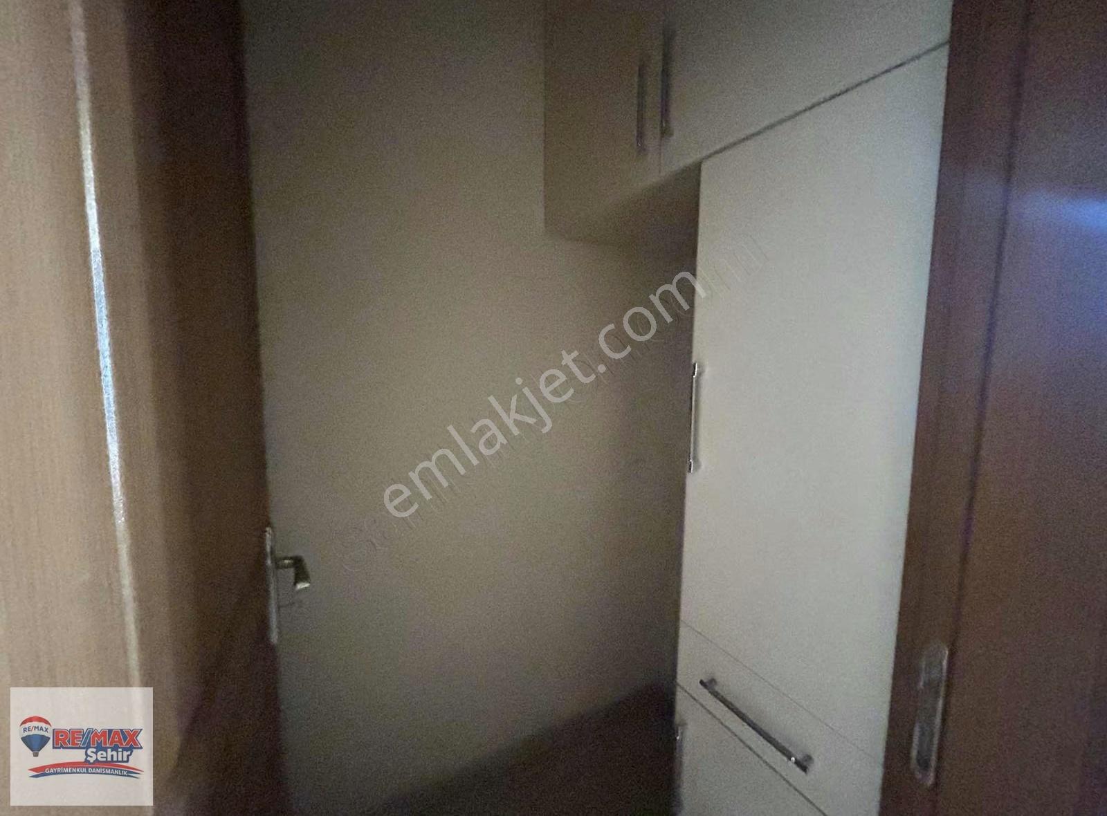 Remax Dan Yalova Merkezde 5+1 Eşsiz Dublex Daire - Görsel 3