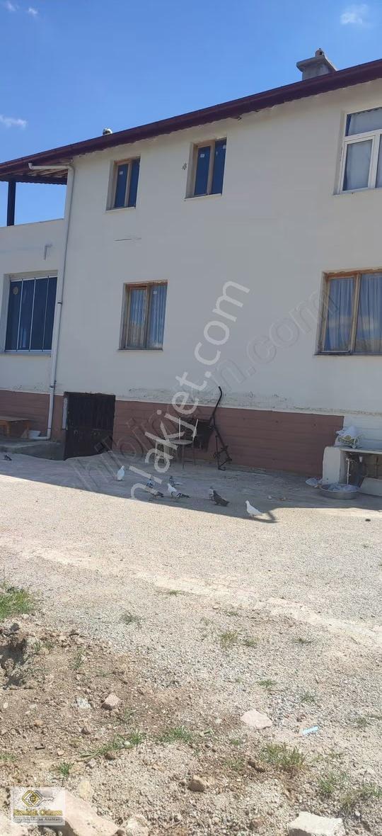 Emlak Odamdan Sızmada Cadde Üzeri İki Katlı Müstakil Bahçeli Ev - Görsel 4