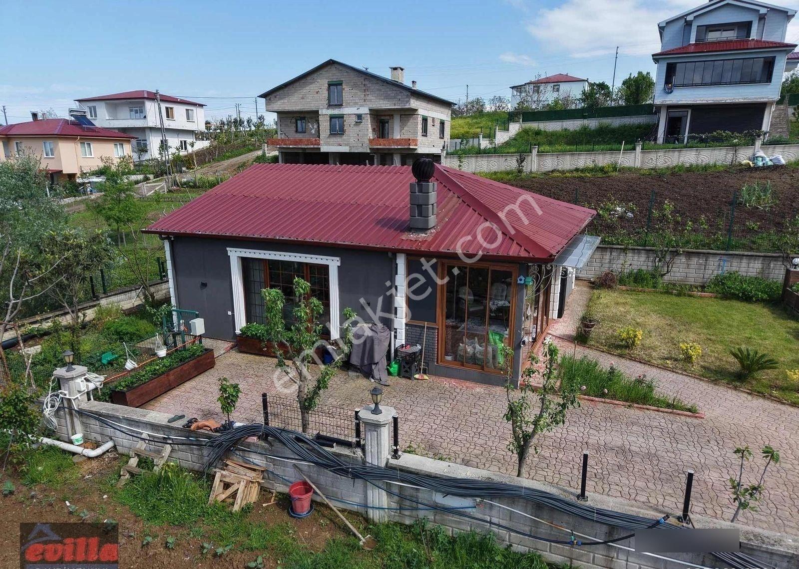 Çatalçamda Hobi Bahçesi Konseptli Mülk İki Parsel Bir Arada