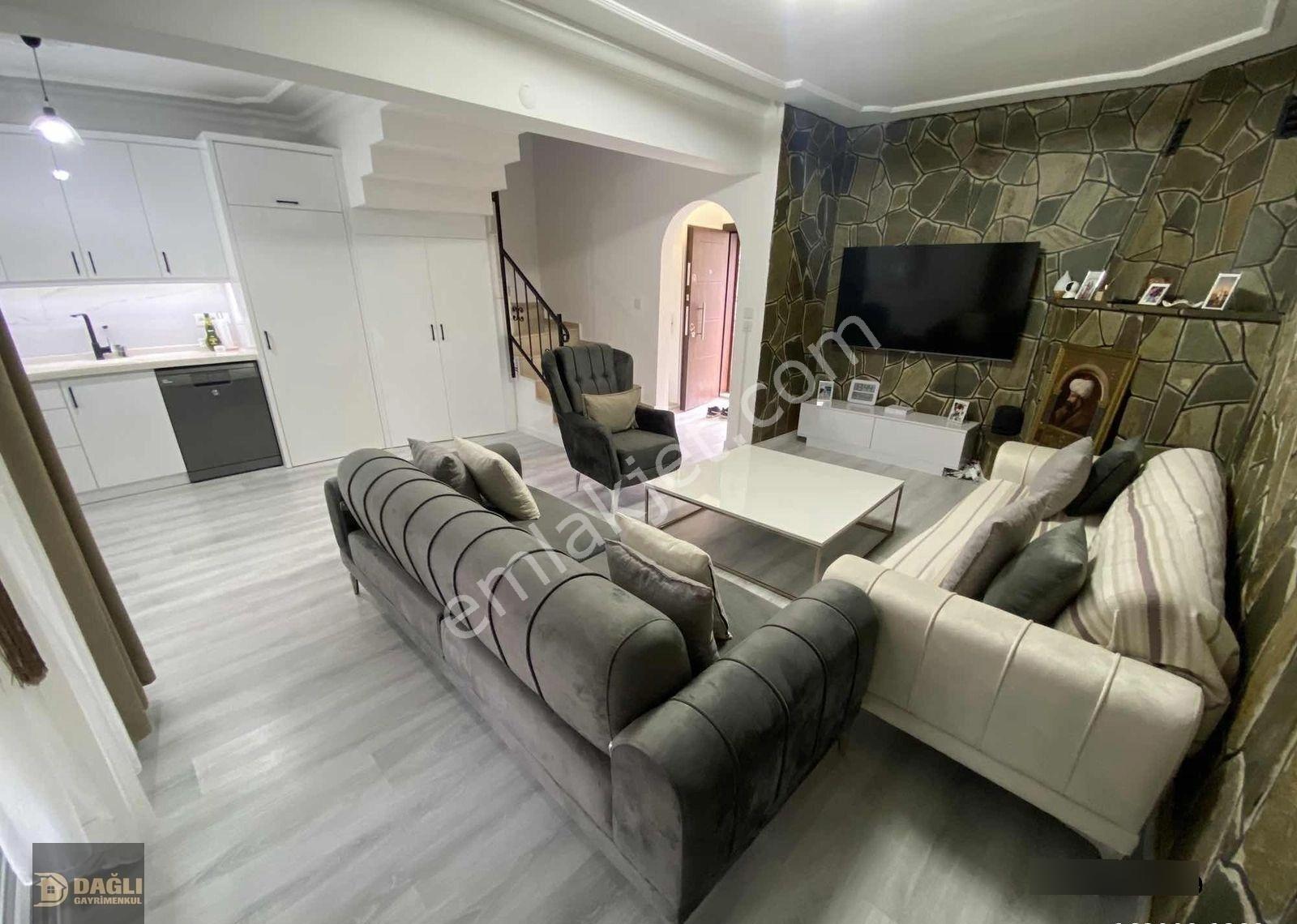 Dağlı Gayrimenkul'den 3+1 Havuzlu Site İçi Fırsat Villa - Görsel 30