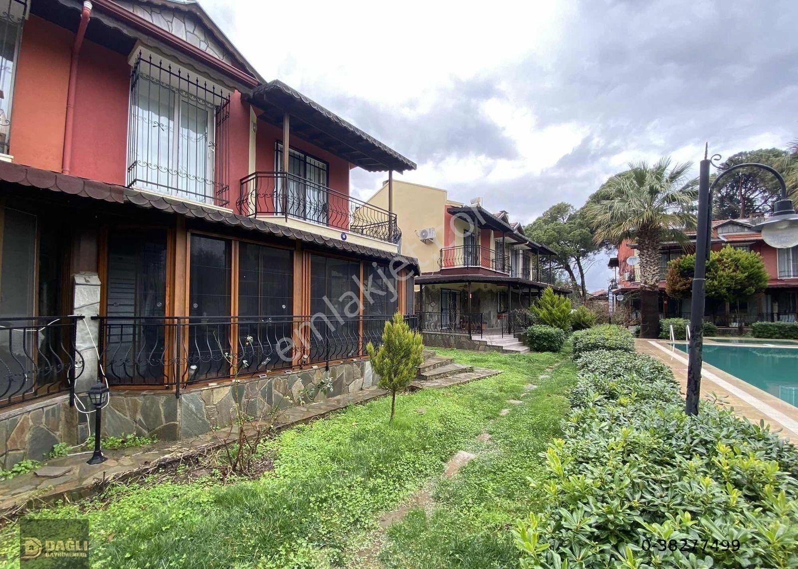 Dağlı Gayrimenkul'den 3+1 Havuzlu Site İçi Fırsat Villa - Görsel 13