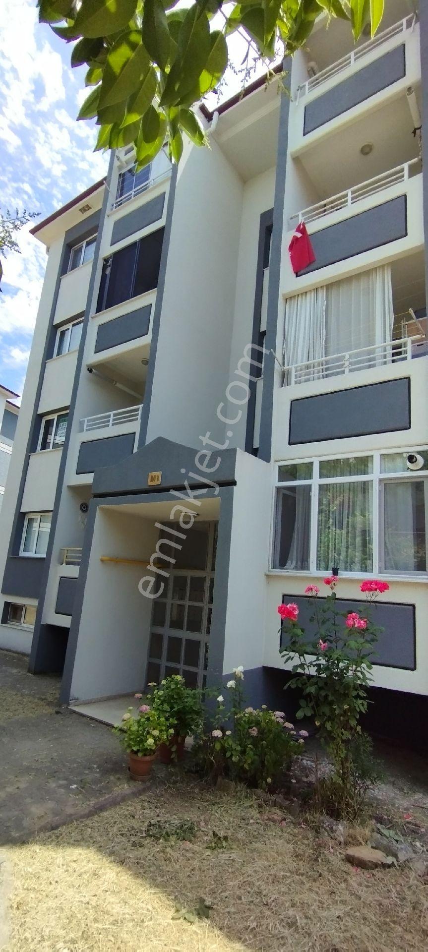 Sakarya Zümrüt Emlak'tan Korucuk Mahallesi İlkokul Yanı 3+1,105 M2, Kiralık Daire - Görsel 2
