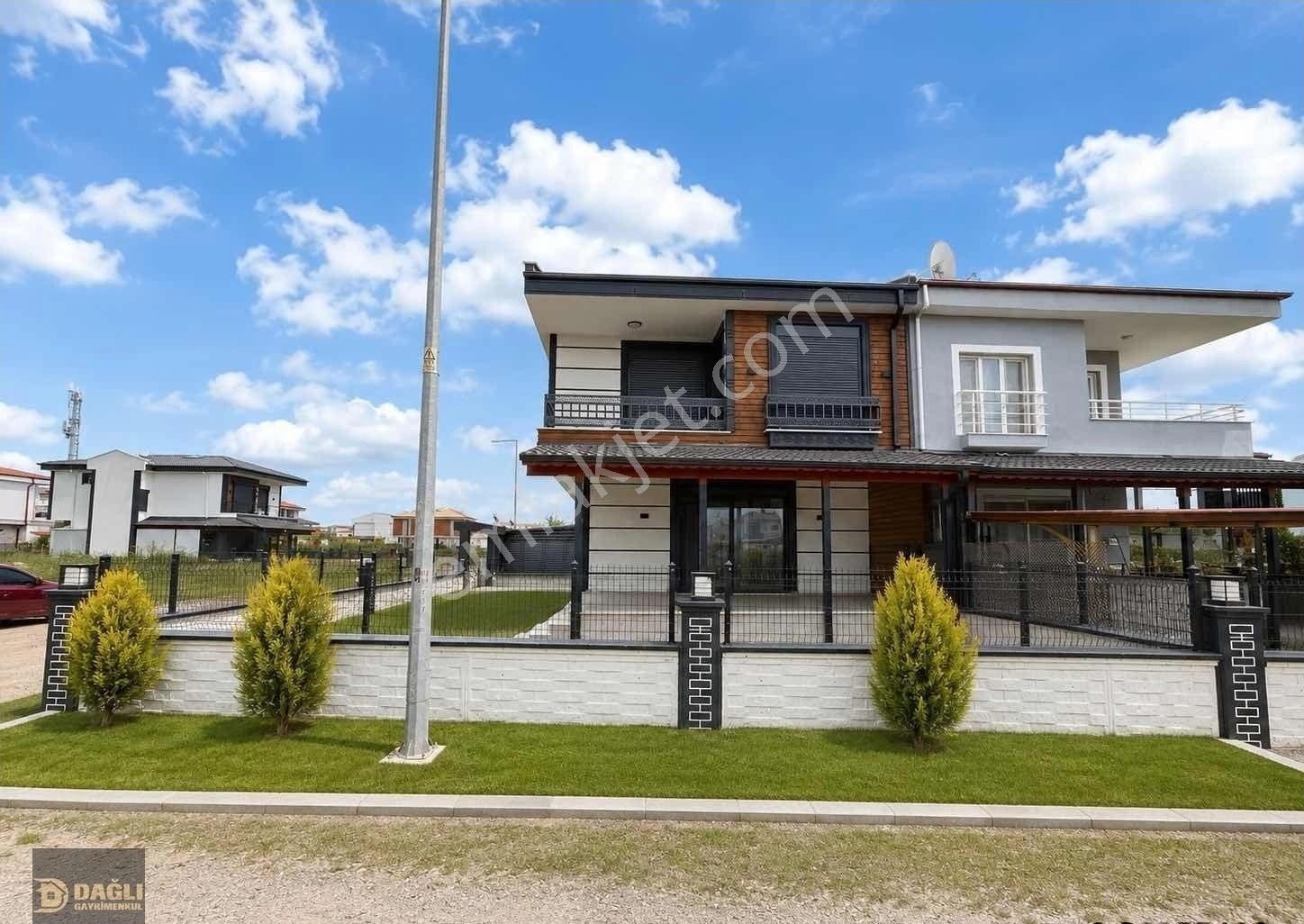 Dağlı Gayrimenkul'den|3+1|lüks Yapım|geniş&büyük|fırsat|villa - Görsel 11