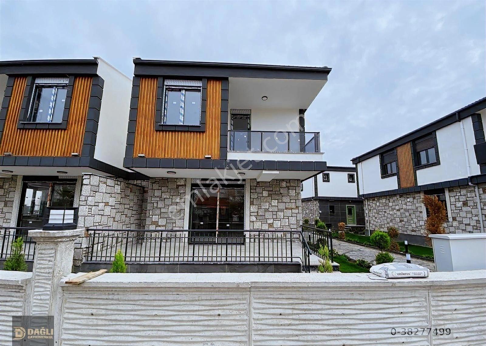 Dağlı !gayrimenkul'den Lüks Yapı Modern & Şık 3+1 Villa - Görsel 32