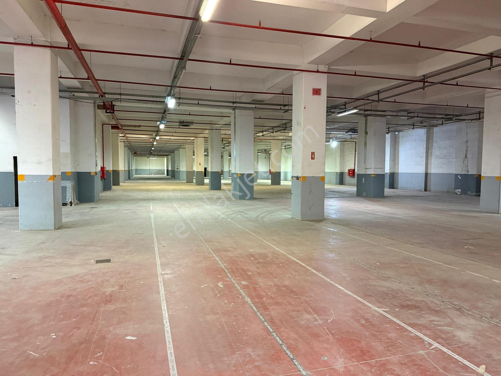 Esenyurt Kıraç'ta Zemine Basan Kiralık Fabrika - 5.600 M2 - Görsel 31