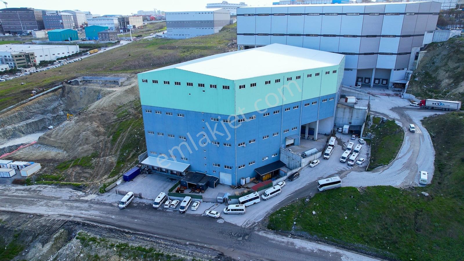 Hadımköy Ömerli Komple Veya Kat Kat Kiralık Depo 25250m² 18rampa