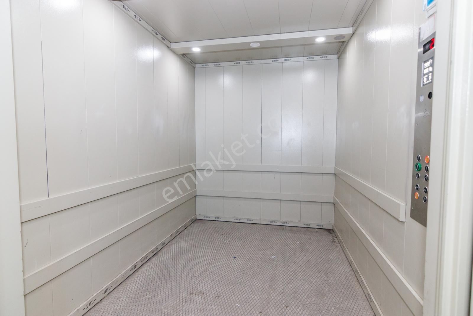 Esenyurt Kıraç'ta Prestijli Müstakil Kiralık Fabrika 5.000 M2 - Görsel 14