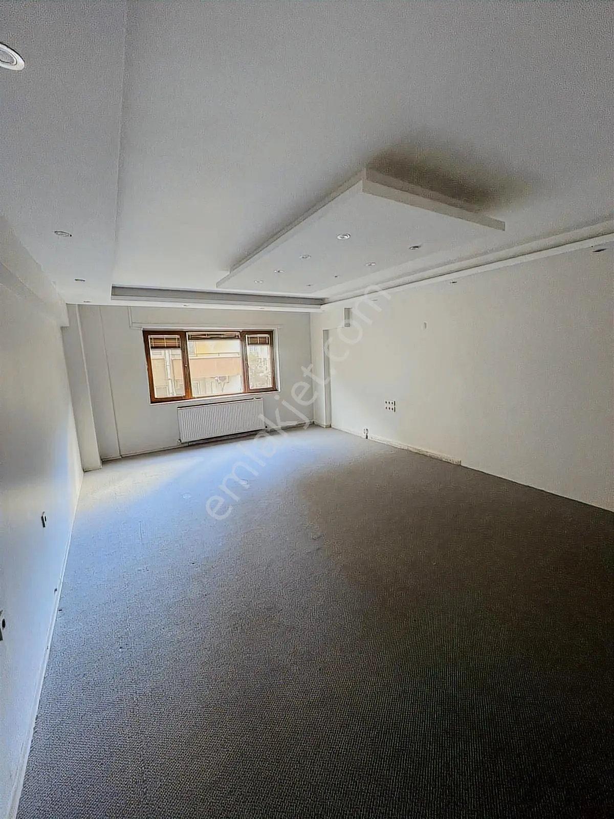 Çarşı Merkezde Mükemmel Konumda Satılık 3+1