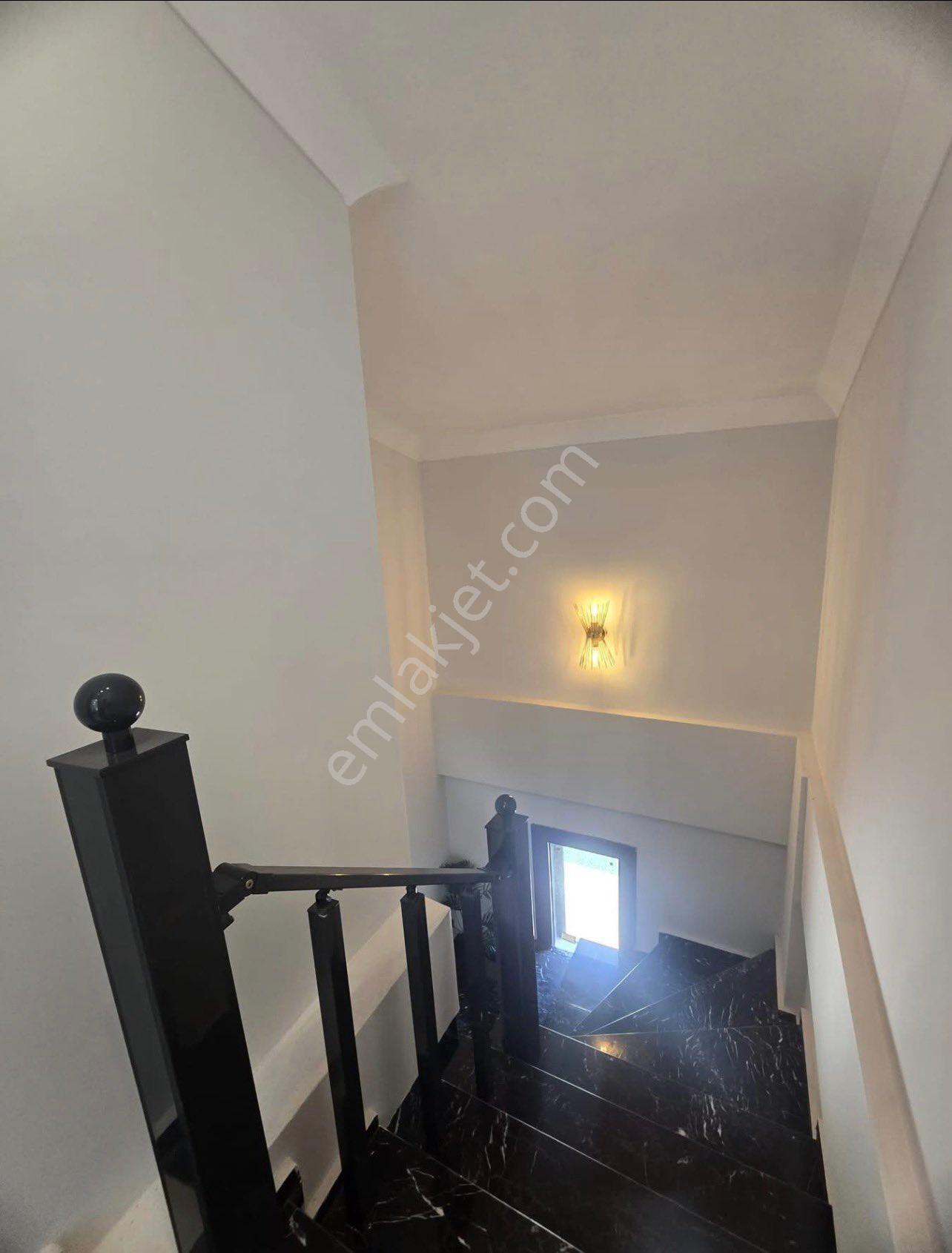 Full Eşyalı Deniz Manzaralı Havuzlu Uyguna Villa - Görsel 26