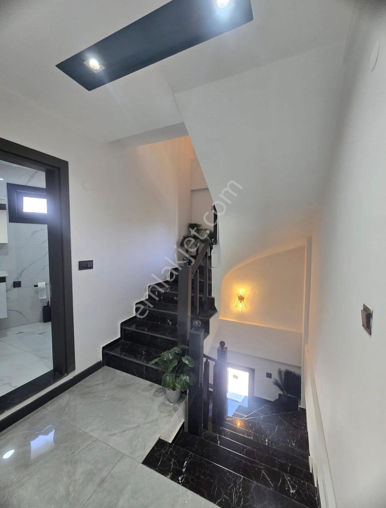 Full Eşyalı Deniz Manzaralı Havuzlu Uyguna Villa - Görsel 15