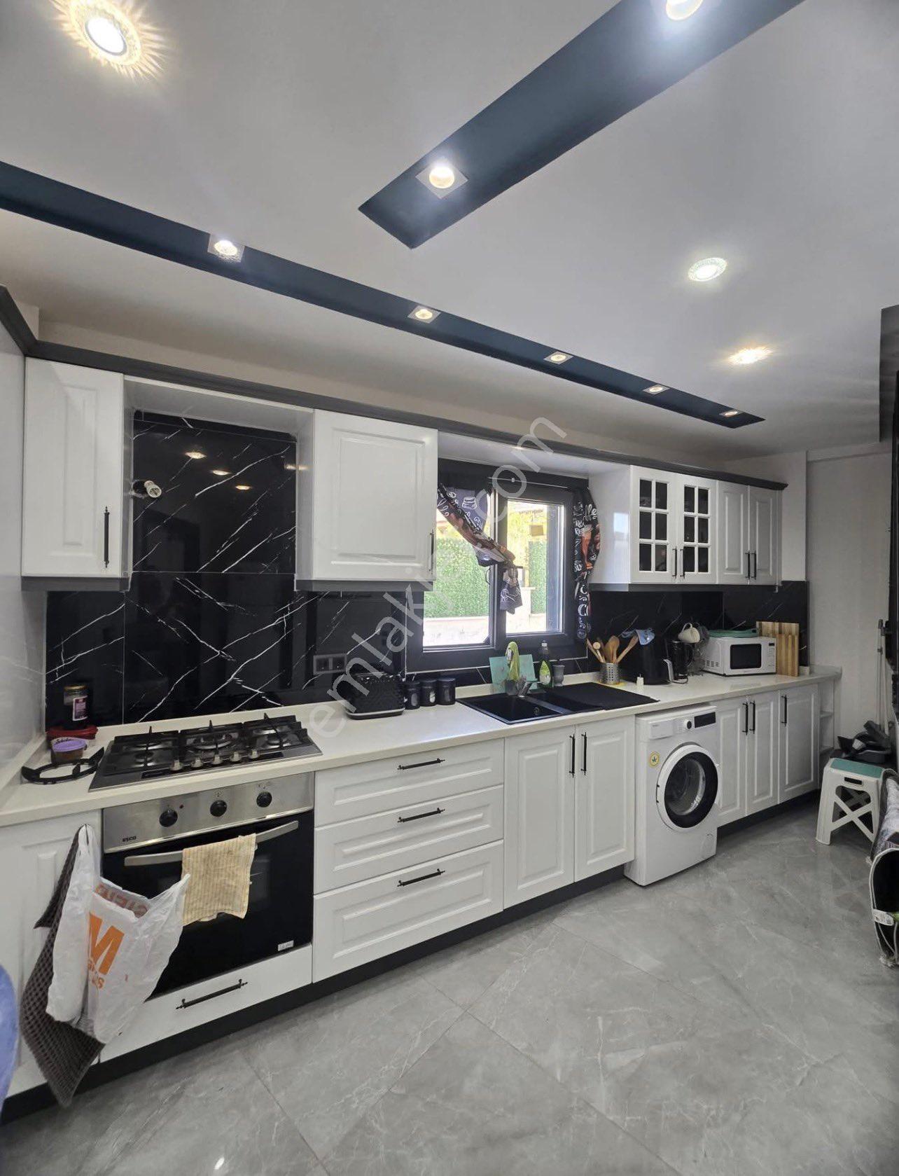 Full Eşyalı Deniz Manzaralı Havuzlu Uyguna Villa - Görsel 19
