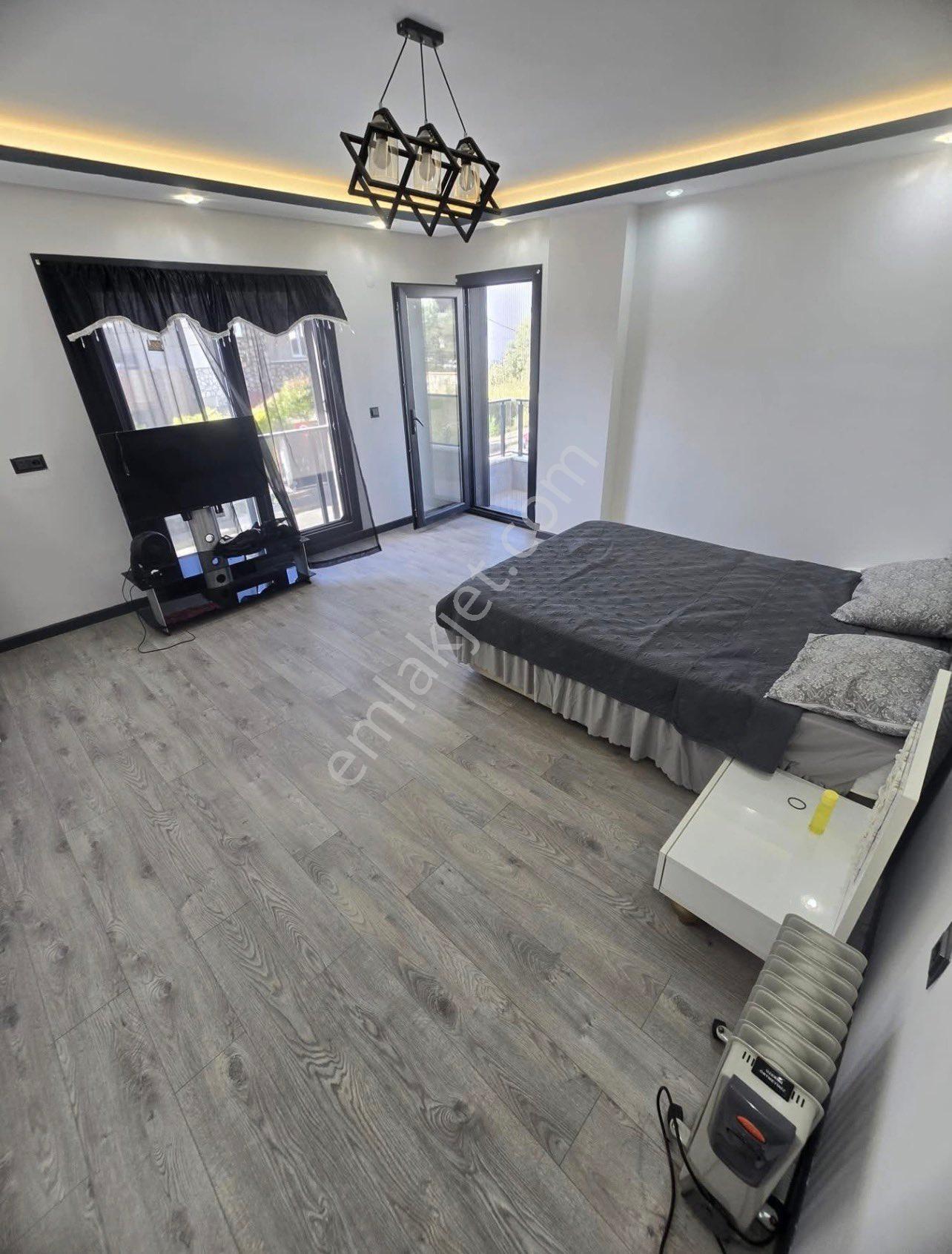 Full Eşyalı Deniz Manzaralı Havuzlu Uyguna Villa - Görsel 22