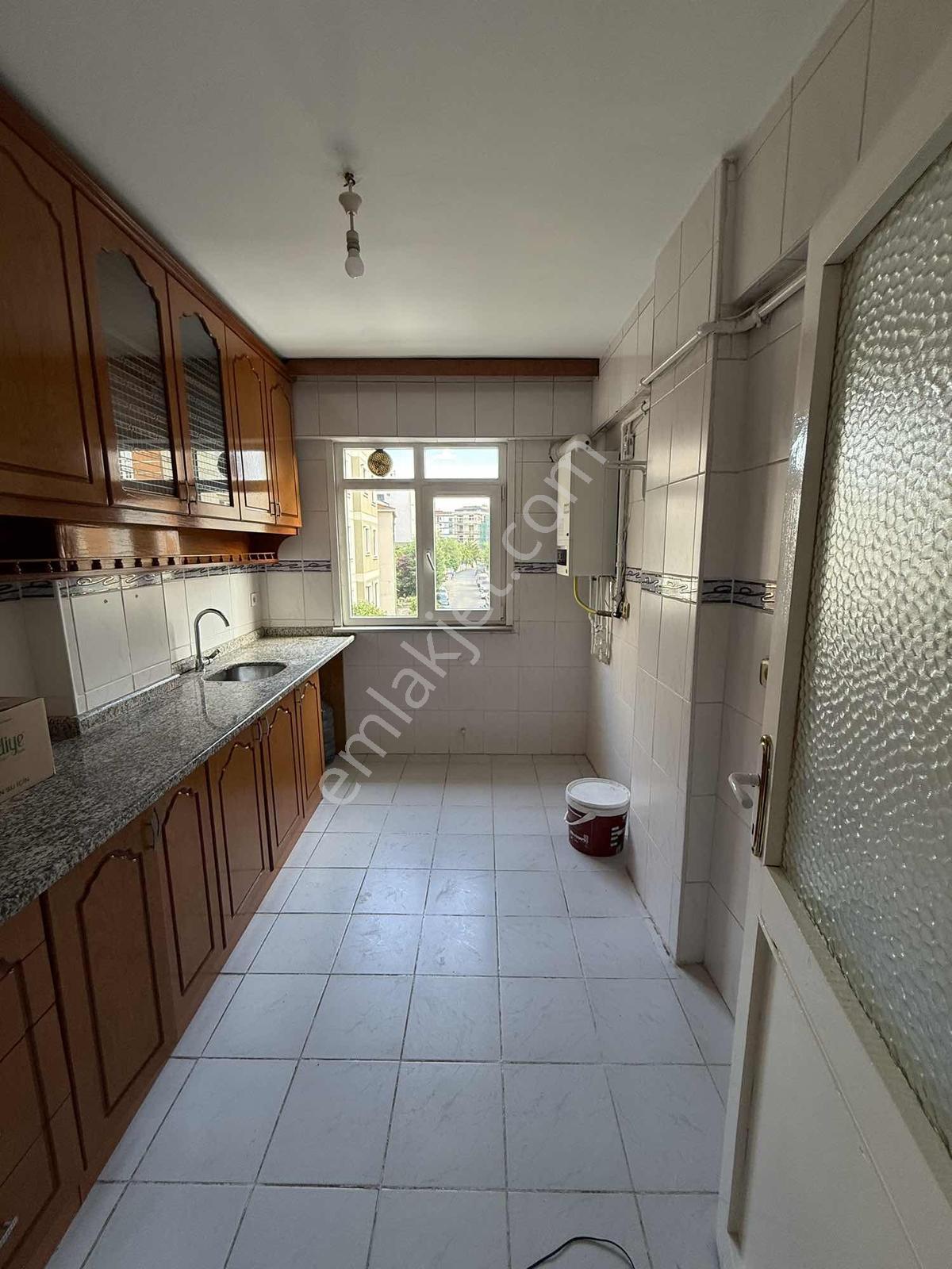 Küçükbakkalköy Mah. Kurudere Sok 2+1 100 M2 3 Kat Balkonlu - Görsel 22