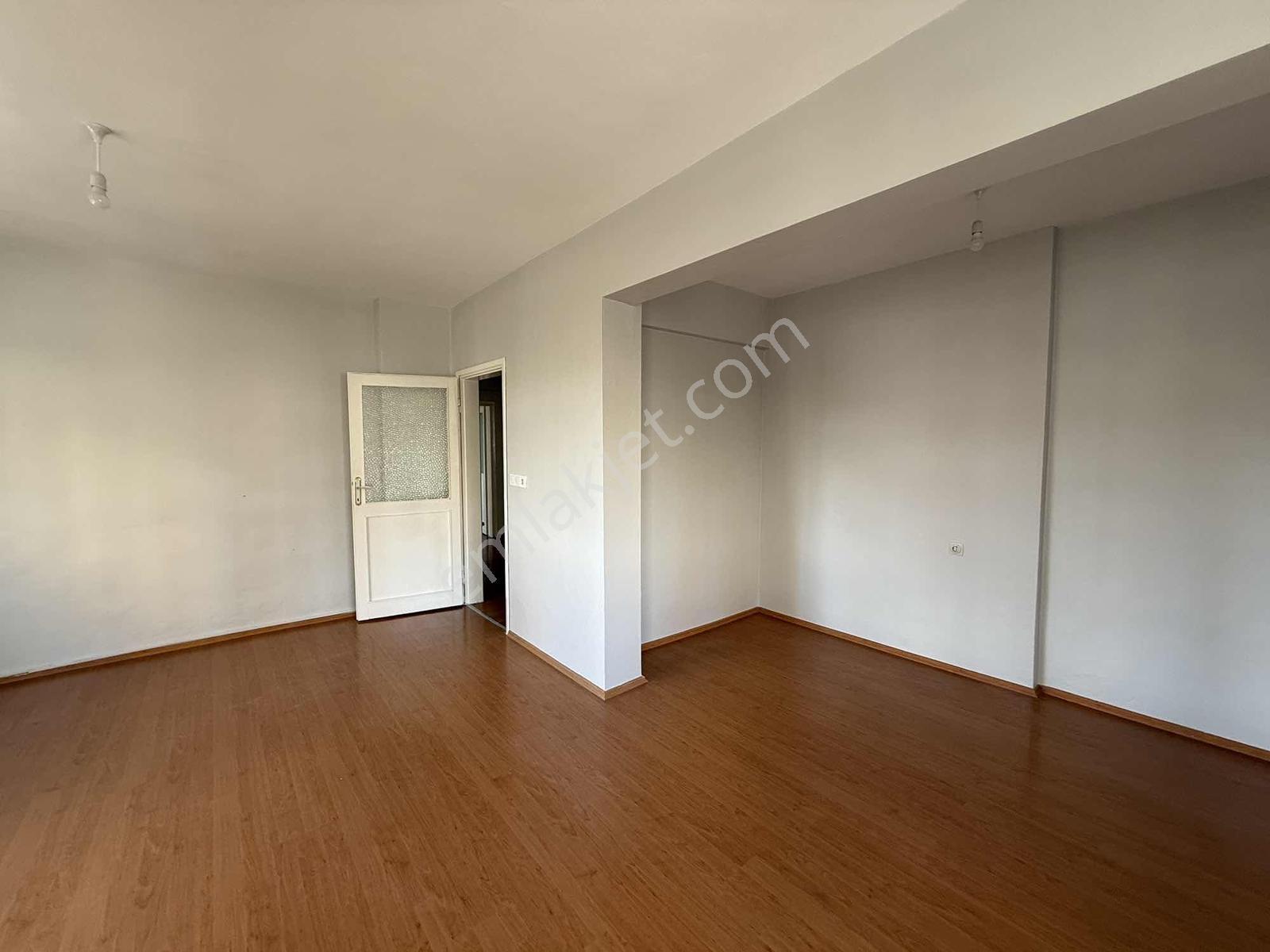 Küçükbakkalköy Mah. Kurudere Sok 2+1 100 M2 3 Kat Balkonlu - Görsel 27