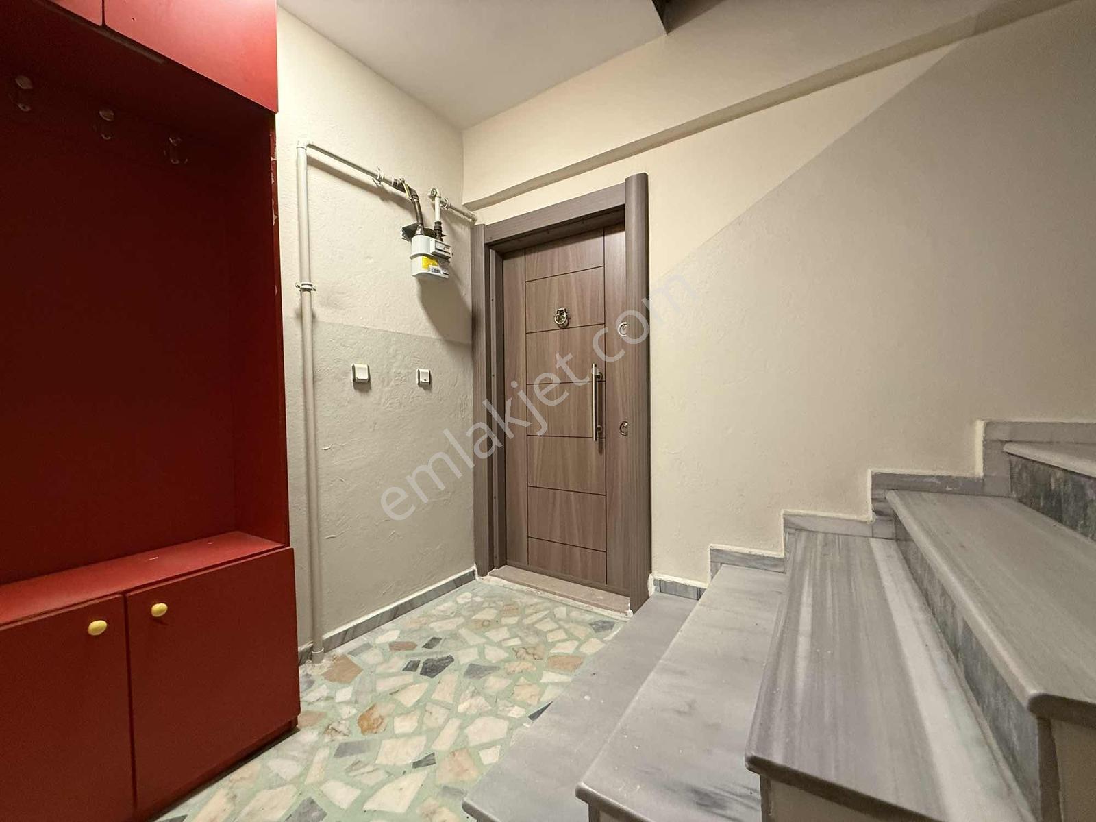 Küçükbakkalköy Mah. Kurudere Sok 2+1 100 M2 3 Kat Balkonlu - Görsel 9