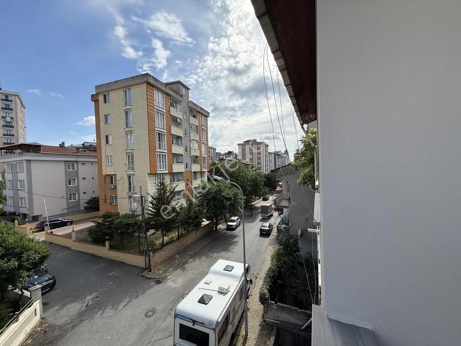 Küçükbakkalköy Mah. Kurudere Sok 2+1 100 M2 3 Kat Balkonlu - Görsel 23