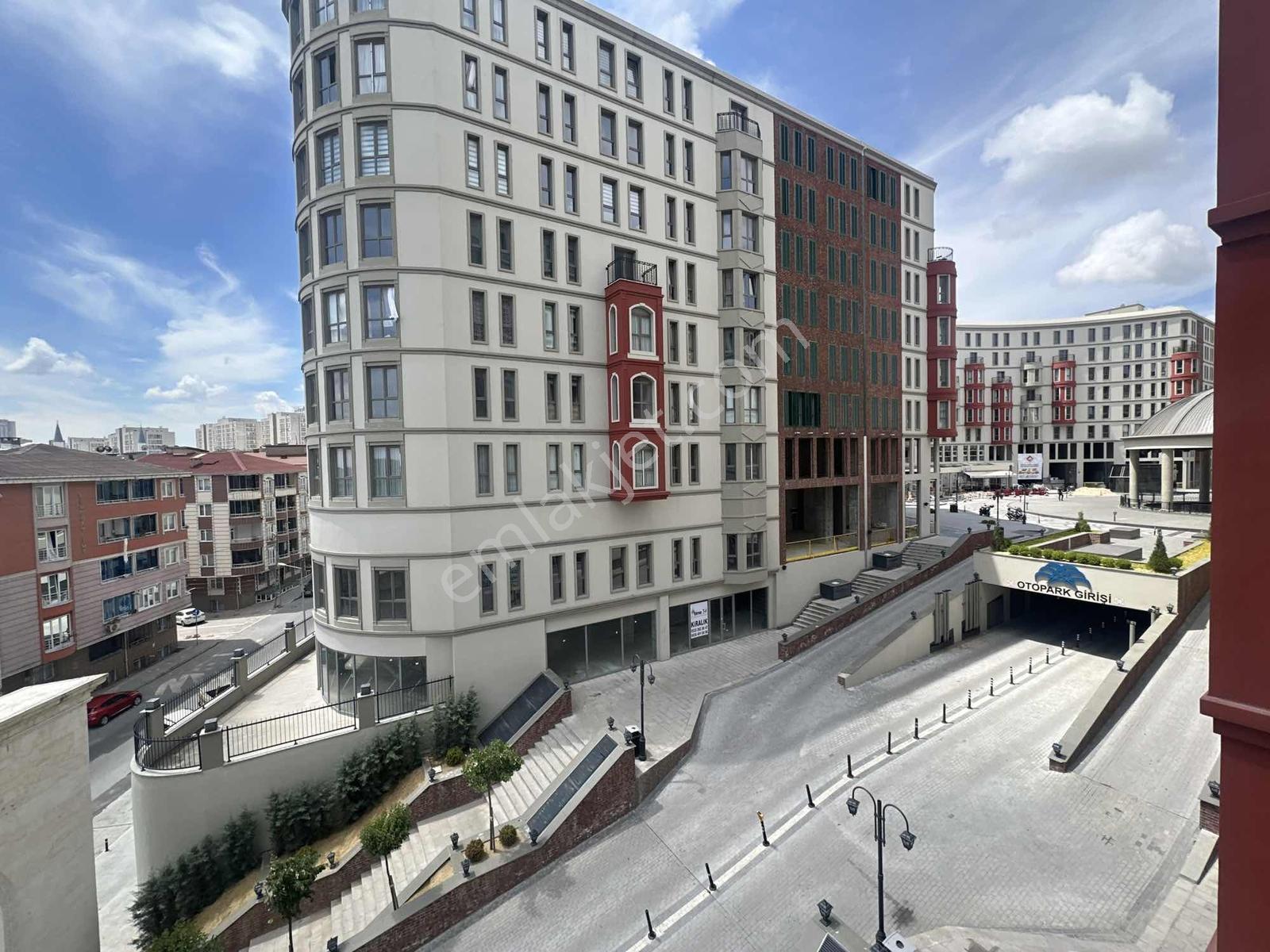 1+1 Sıfır 78m2 Meydan Ardıçlı Projesinde